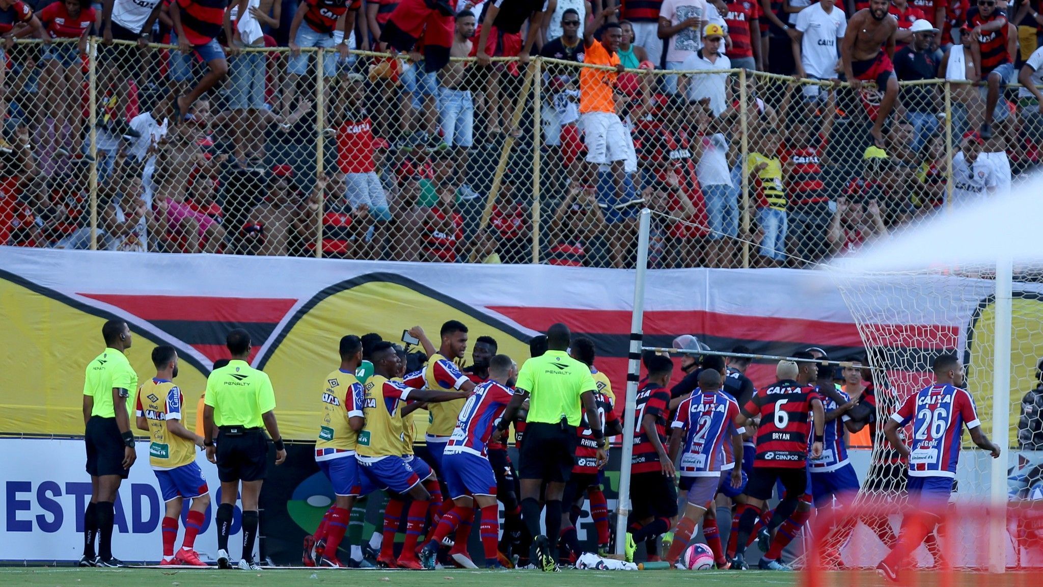 Às vésperas de final, ex-Bahia relembra porradaria em Ba-Vi e revela arrependimento