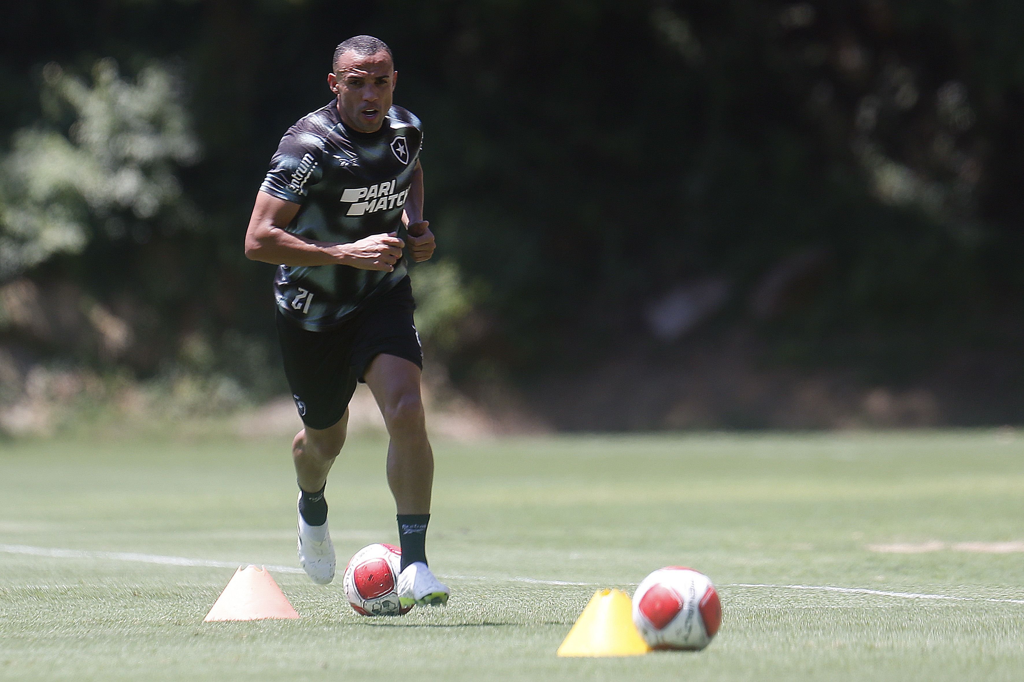 Flamengo x Botafogo: Glorioso está escalado com novidades para o clássico