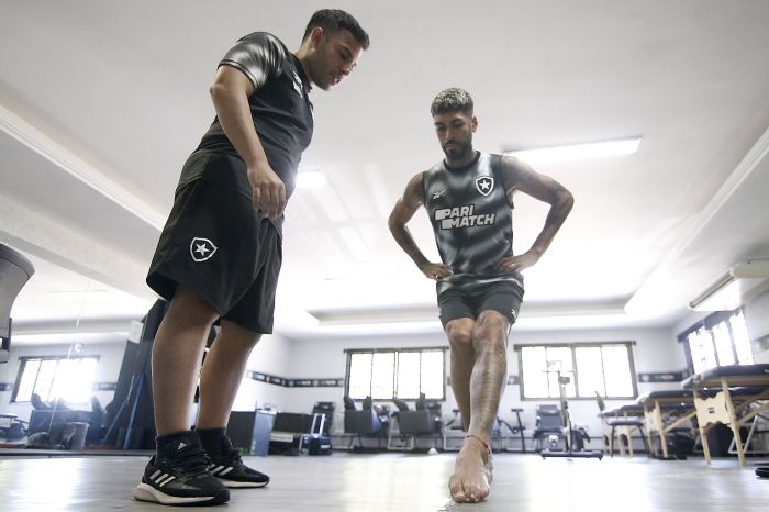 Alexander Barboza é uma das caras novas do Botafogo para a temporada de 2024