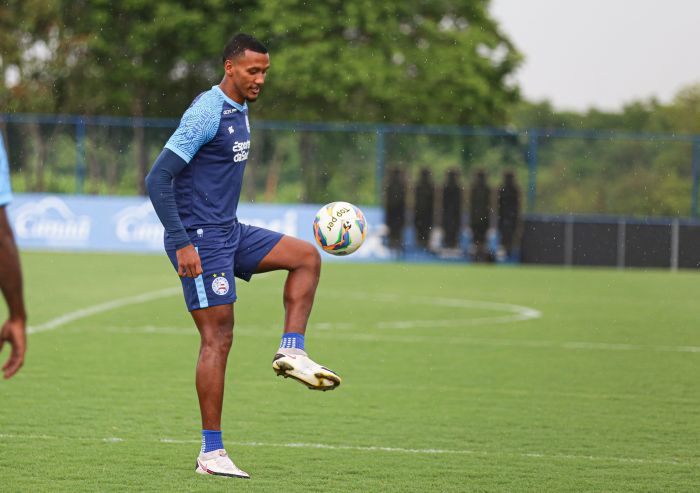 Rezende durante treino no CT Evaristo de Macedo, em Camaçari (BA) Rezende durante treino no CT Evaristo de Macedo, em Camaçari (BA)