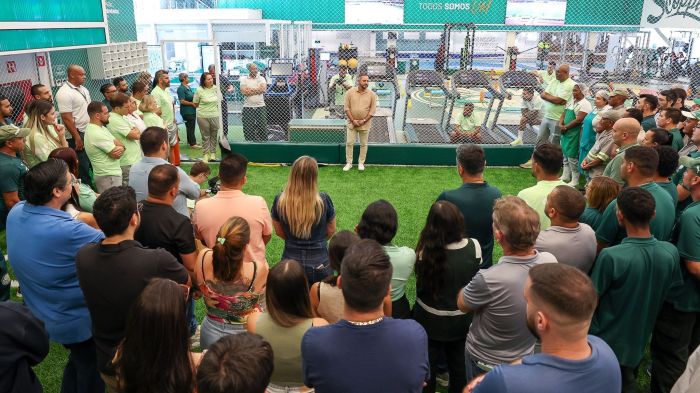 Cícero Souza se despede dos funcionários do Palmeiras Cícero Souza se despede dos funcionários do Palmeiras