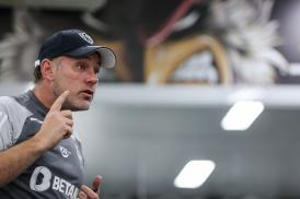Milito comanda primeiro treino pelo Atlético