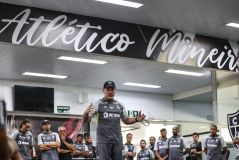 Milito comanda primeiro treino pelo Atlético