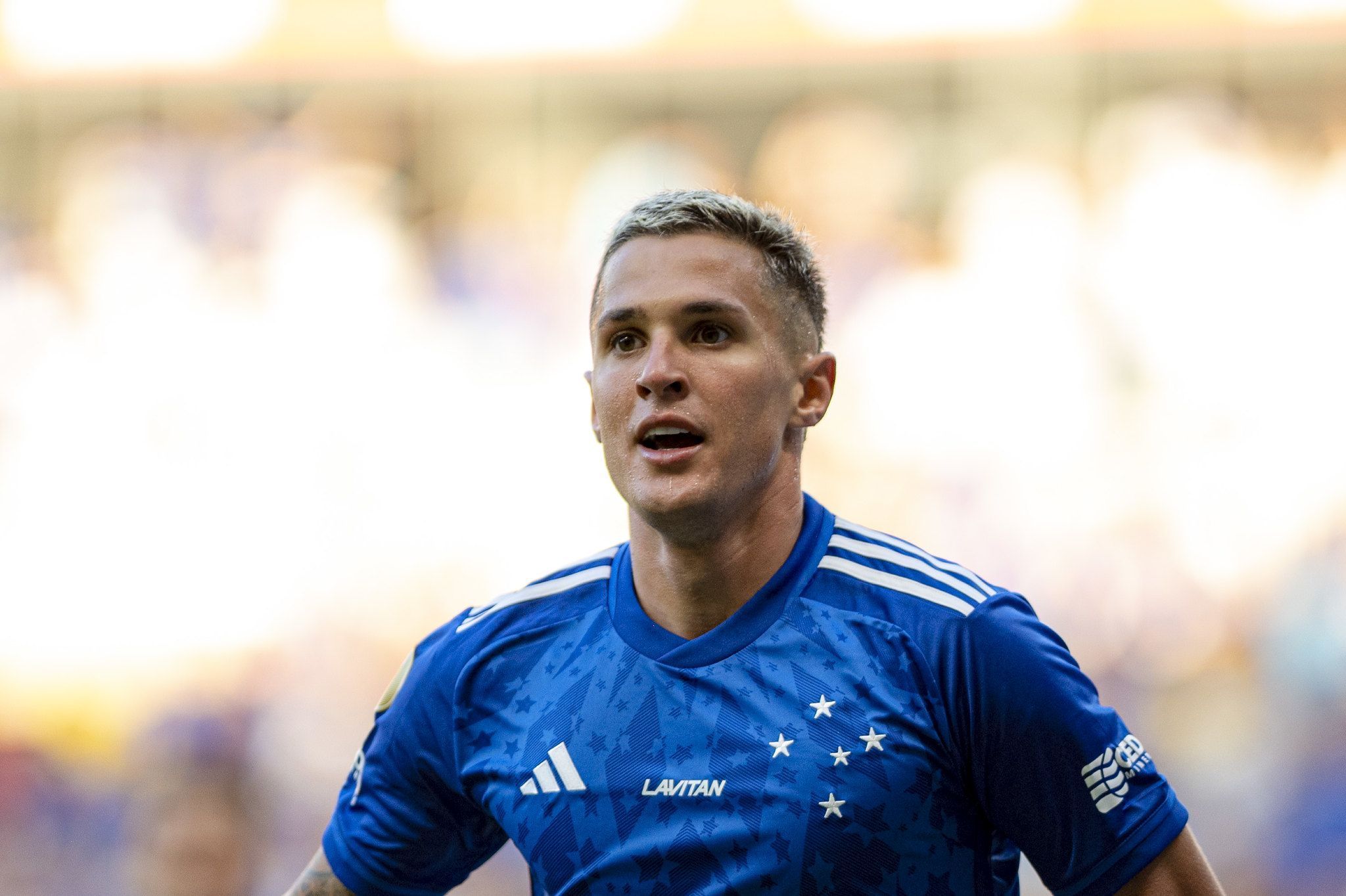O que diz Larcamon sobre interesse do Necaxa em Mateus Vital, do Cruzeiro