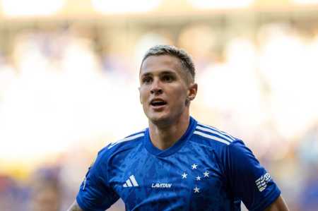 Mateus Vital abre o placar para o Cruzeiro: 1 a 0