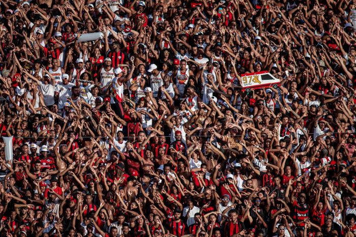 Torcida do Vitória no estádio Barradão Torcida do Vitória no estádio Barradão