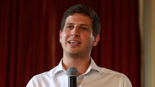 João Campos (PSB), e-prefeito de Recife renunciou ao cargo para disputar o Governo de Pernambuco em 2026 • Créditos: CNN Brasil.