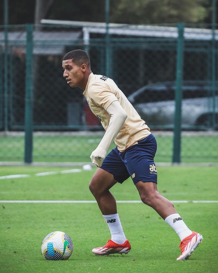 Henrique Carmo, atacante do São Paulo Henrique Carmo, atacante do São Paulo