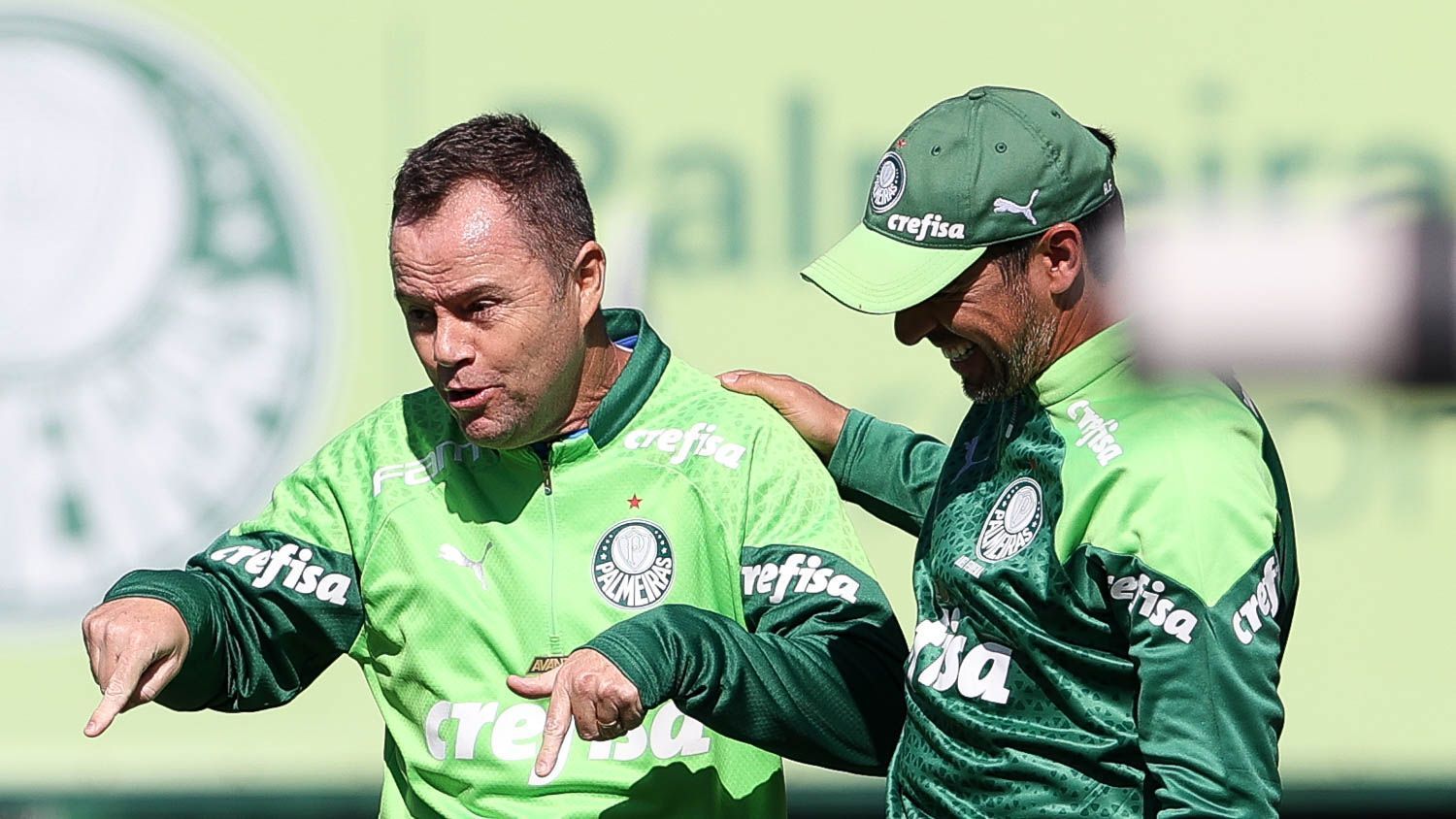 Auxiliar de Abel Ferreira no Palmeiras negocia com o Athletico-PR