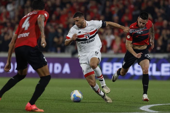 São Paulo bateu o Athletio no primeiro turno, por 2 a 1