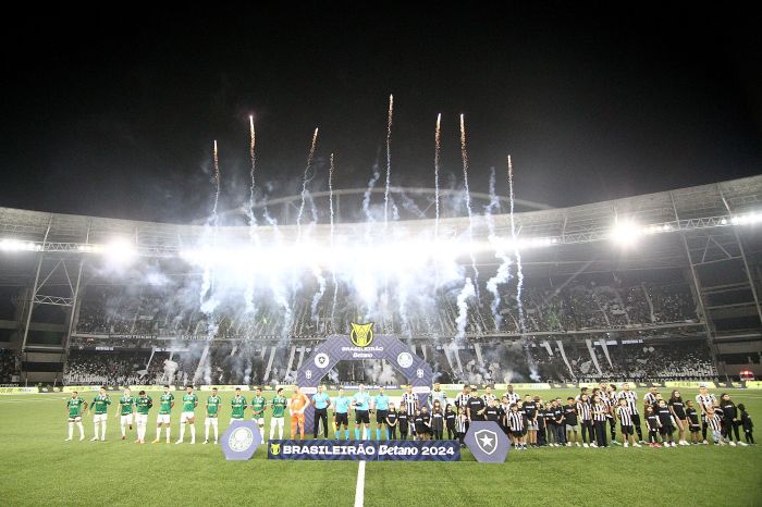 Recepção da torcida do Botafogo no jogo contra o Palmeiras Recepção da torcida do Botafogo no jogo contra o Palmeiras