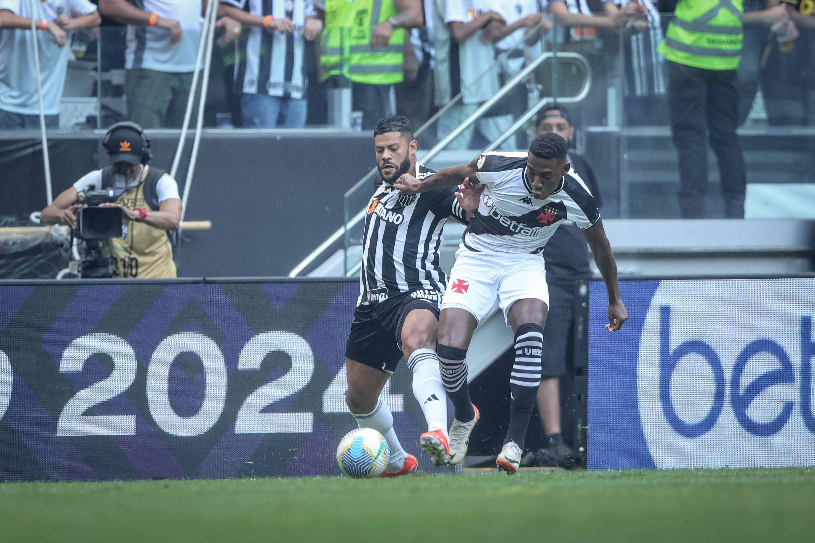 Campeão por Atlético e Vasco revela torcida em 'decisão' na Copa do Brasil