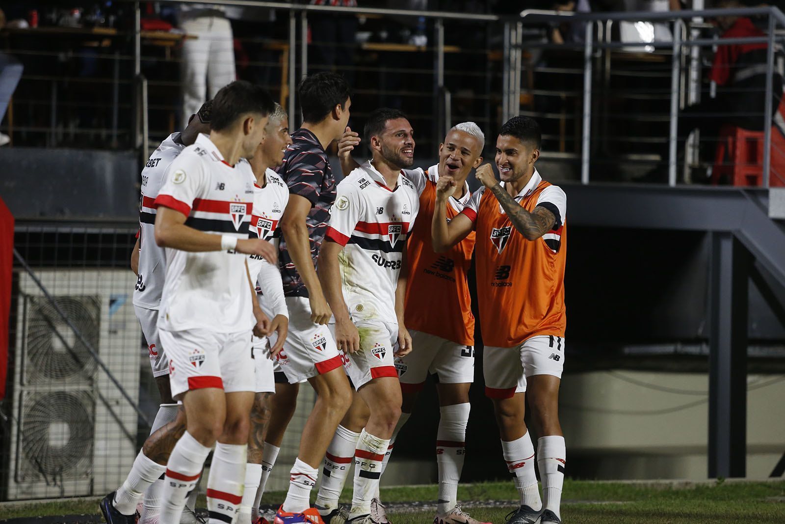 São Paulo supera campanha de 2023 e encaminha vaga na Libertadores