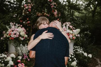 Taylor Swift e Travis Kelce anunciam noivado