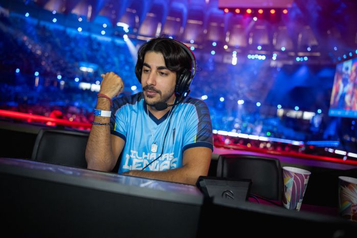 Baiano durante co-stream presencial na final do CBLOL 2024, no Mineirinho, em Belo Horizonte