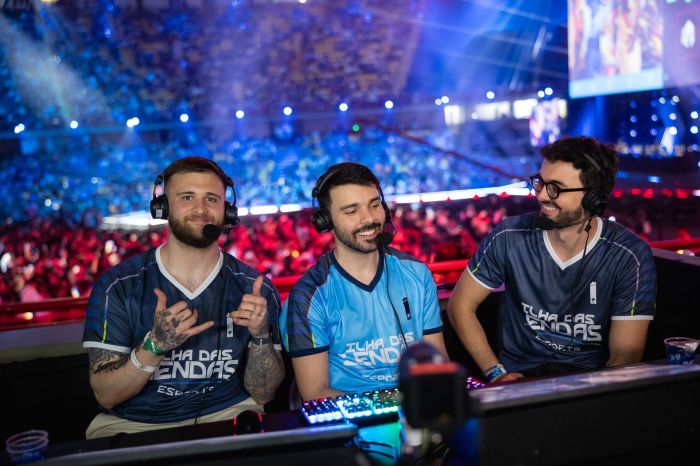 Filipe 'Ranger' Brombilla; Gustavo 'Minerva' Queiroz e Matheus 'Mylon' Borges, integrantes do 'Ilha das Lendas'