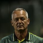 América viaja para jogo com CRB sem meia argentino e com novidade