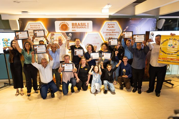 Participantes do concurso comemoram suas conquistas e reconhecimento