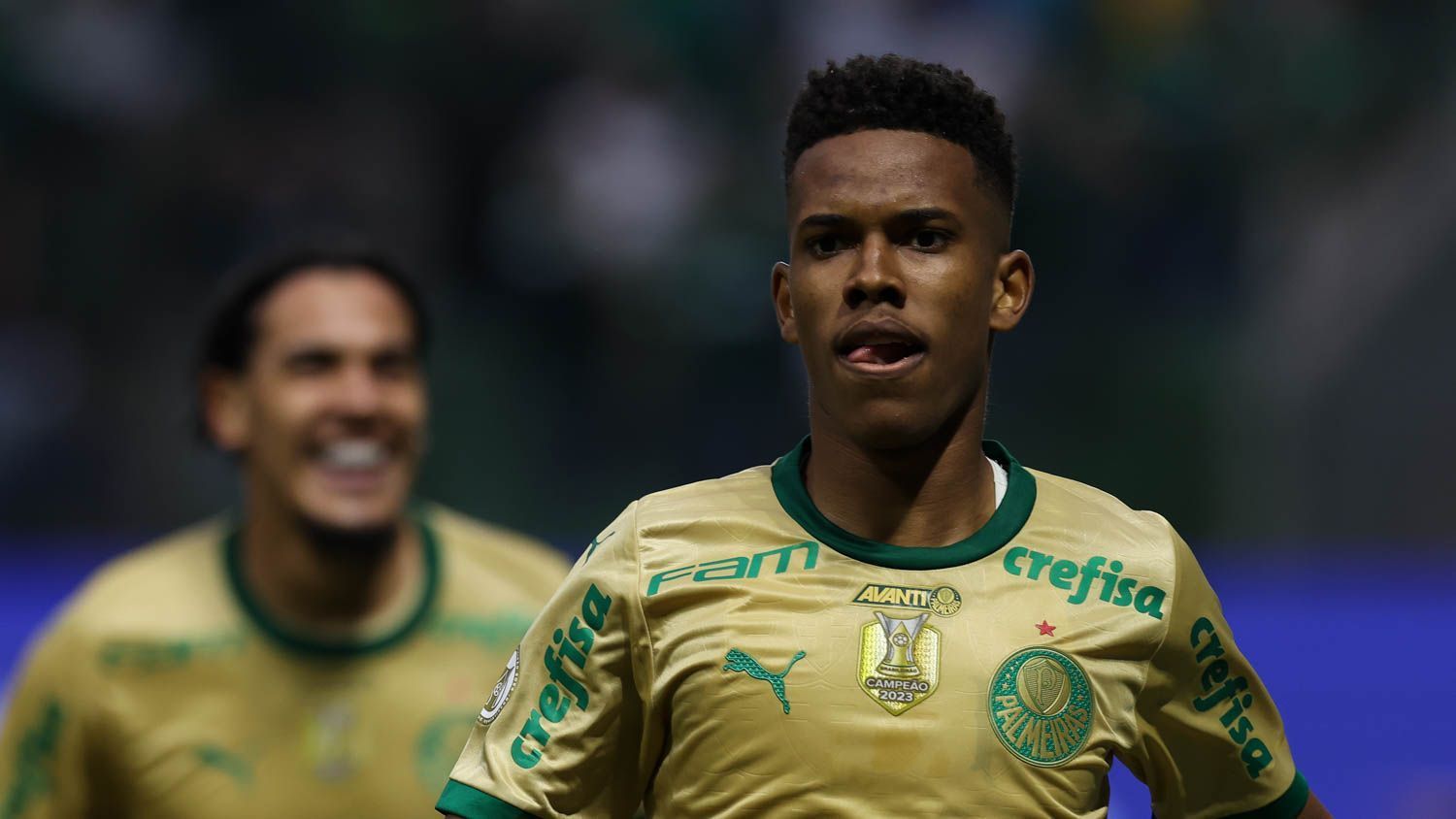 Estêvão, do Palmeiras, é reverenciado por Neymar após superar recorde histórico