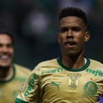 Estêvão, do Palmeiras, é reverenciado por Neymar após superar recorde histórico