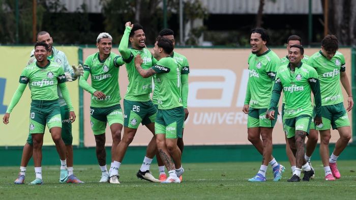 Jogadores do Palmeiras em treino desta semana