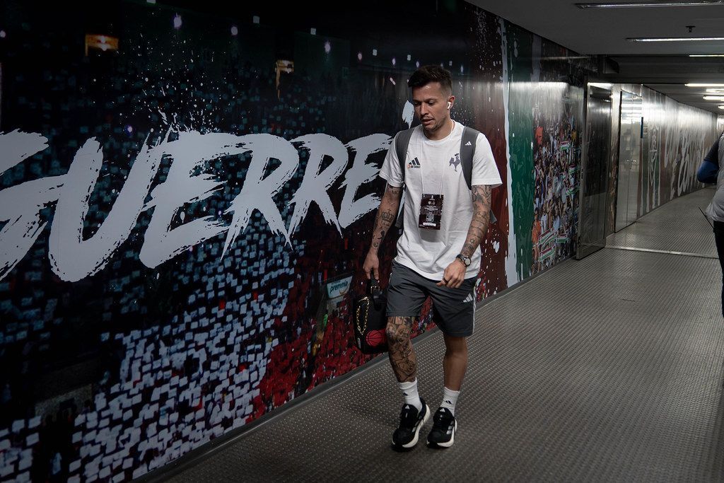 Atlético confirma lesão no joelho de Bernard e define tratamento