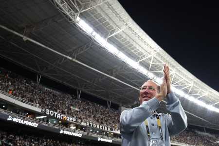 John Textor durante a partida entre Botafogo e São Paulo, no Nilton Santos, pela Libertadores