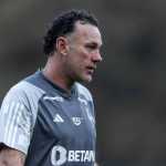 Sem três titulares, Milito divulga relacionados do Atlético para jogo com Palmeiras