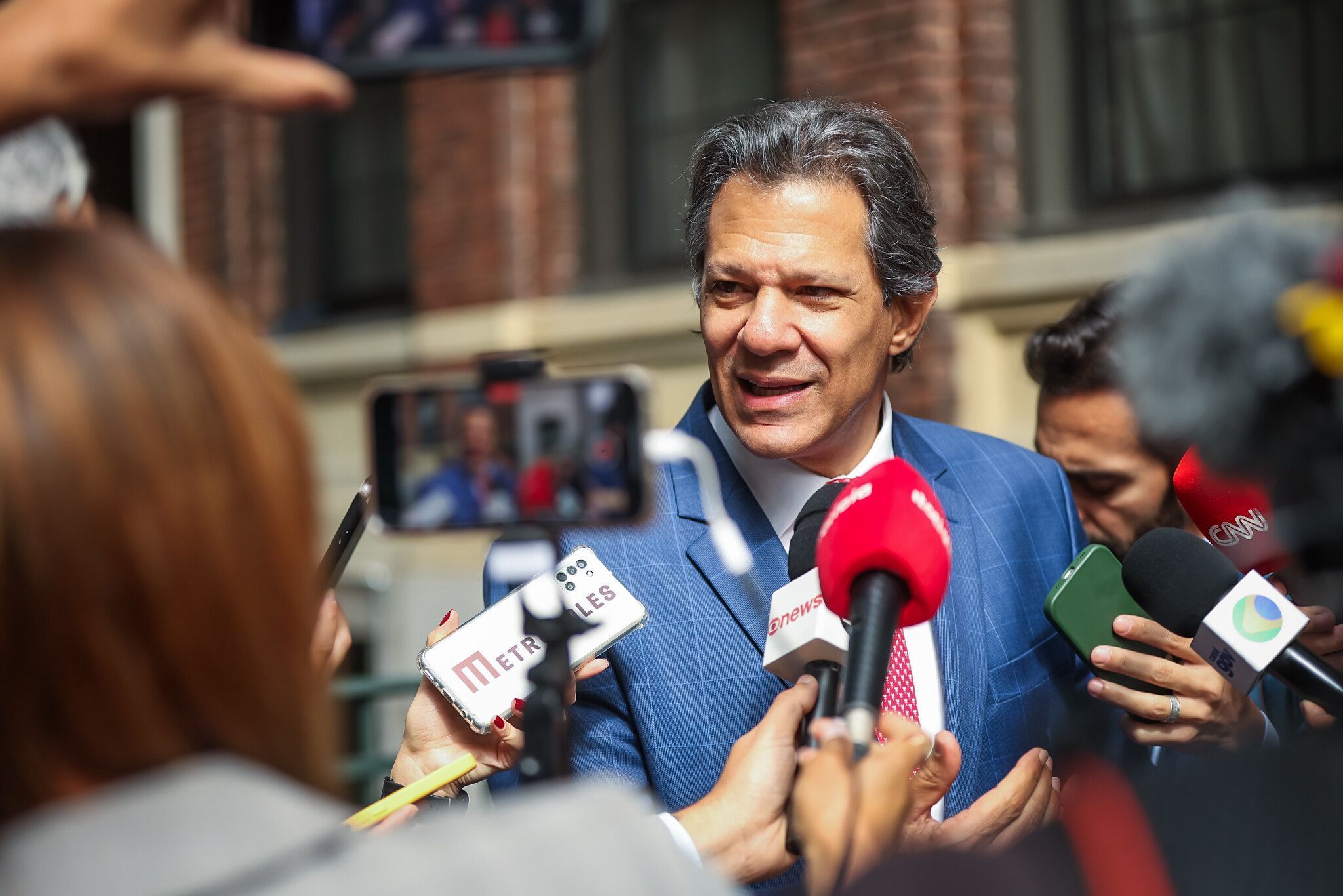 Haddad faz alerta a apostadores e diz que bets irregulares devem sair do ar em até 10 dias