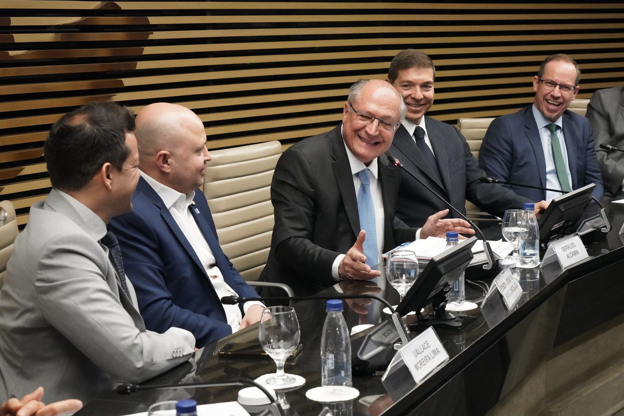 'Brasil tem compromisso com o arcabouço fiscal', reafirma Geraldo Alckmin em São Paulo