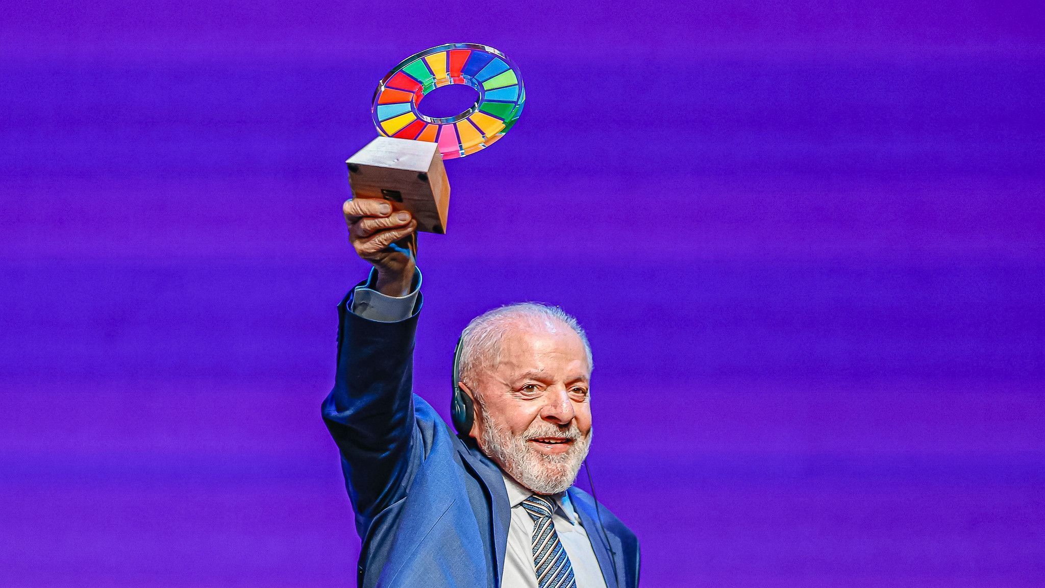 Sambando na cara do Tio Sam: os recados de Lula no evento de Bill Gates