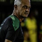América volta a vencer fora, e Lisca brinca: 'Quase o mesmo tempo sem chuva em BH'