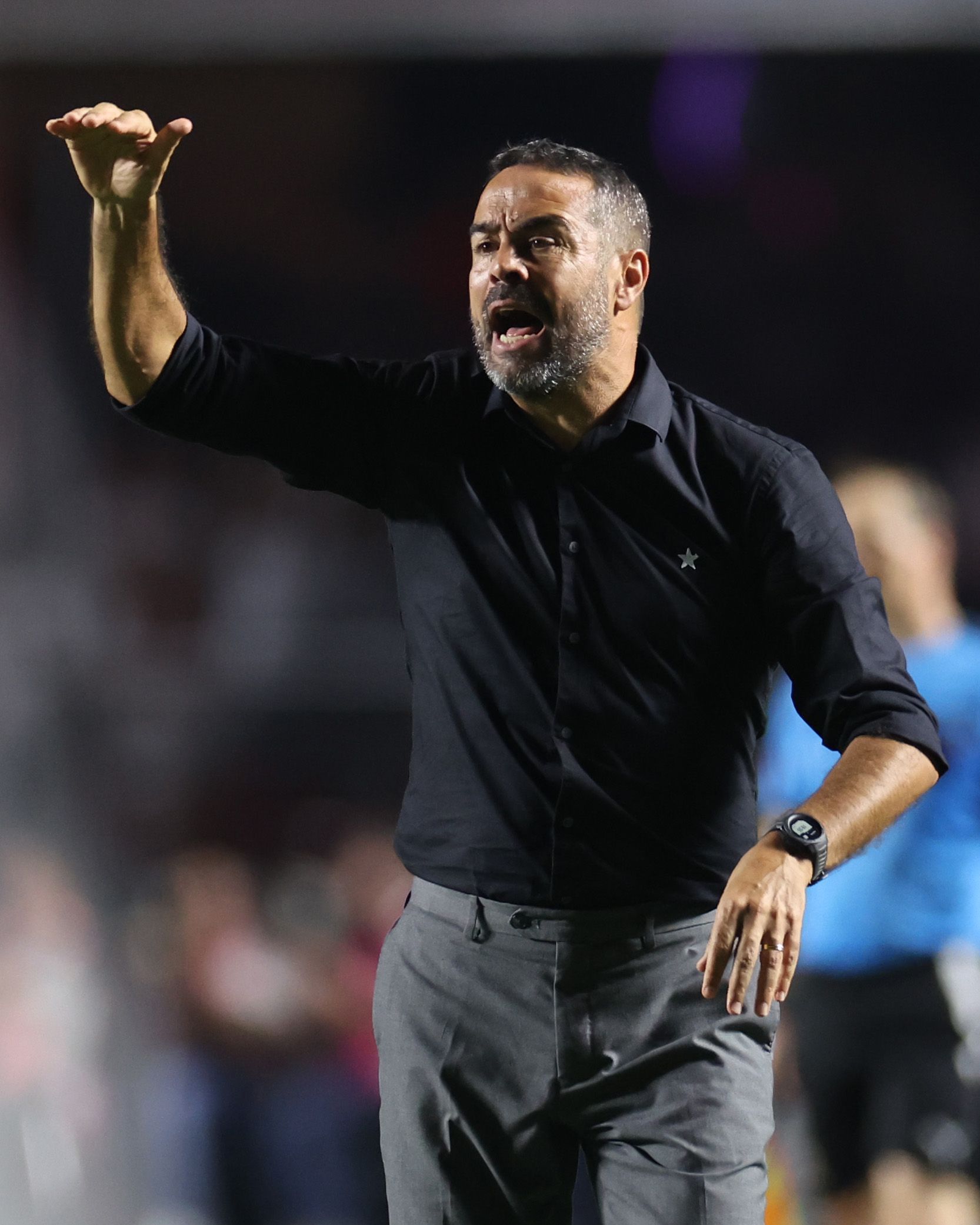 Artur Jorge se irrita com pergunta a Marlon Freitas após classificação do Botafogo