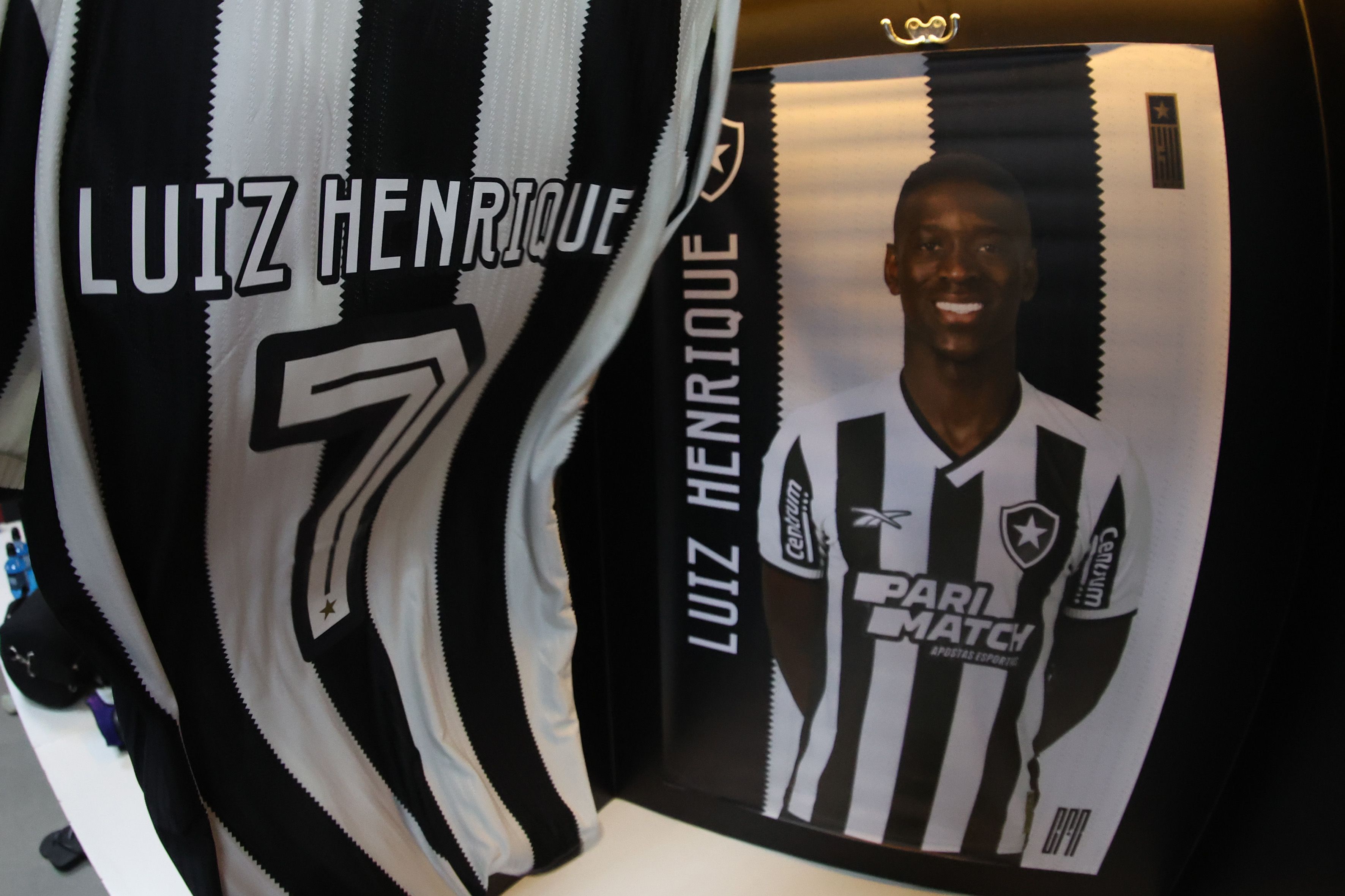 Botafogo personaliza vestiário do Morumbis antes de decisão com o São Paulo
