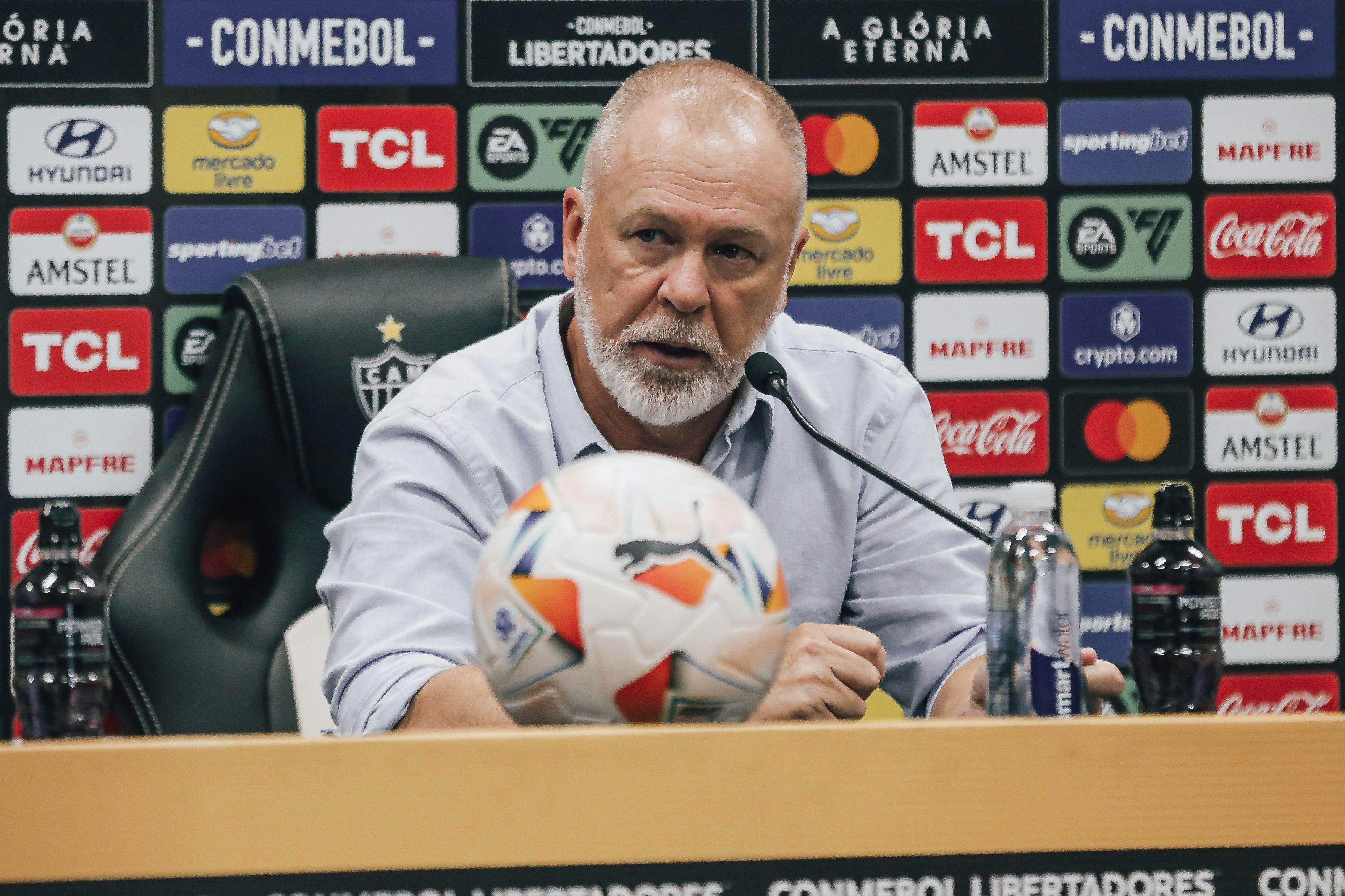 Mano Menezes é sincero ao analisar eliminação do Fluminense na Libertadores