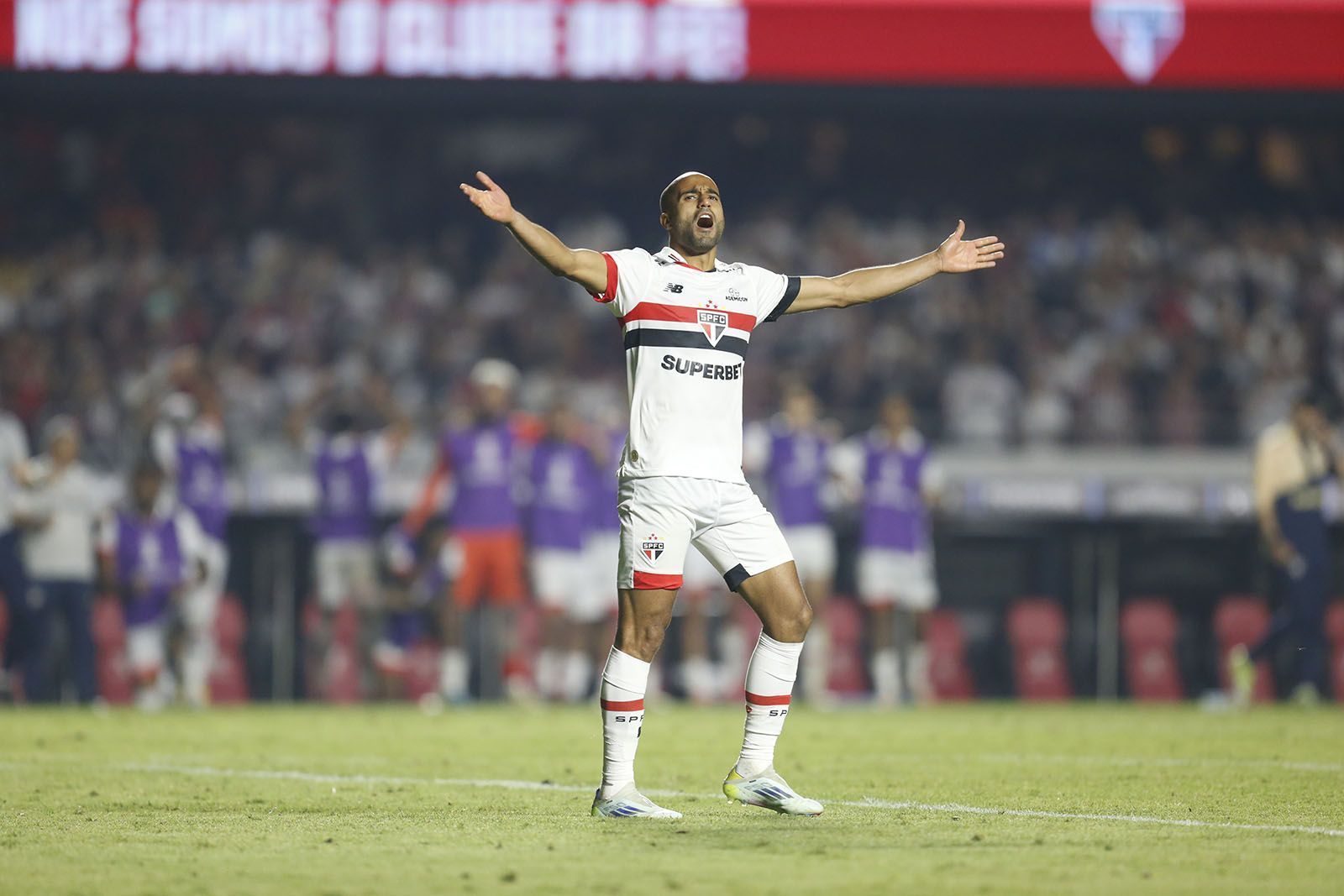 São Paulo: Luciano faz revelação sobre pênalti perdido por Lucas, que explica cobrança