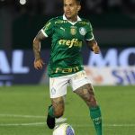 Com futuro incerto no Palmeiras, Dudu tem rotina intensa para recuperar espaço