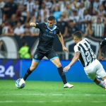 Brum dispara contra arbitragem após empate do Grêmio: ‘Textor vai colocar no dossiê?’