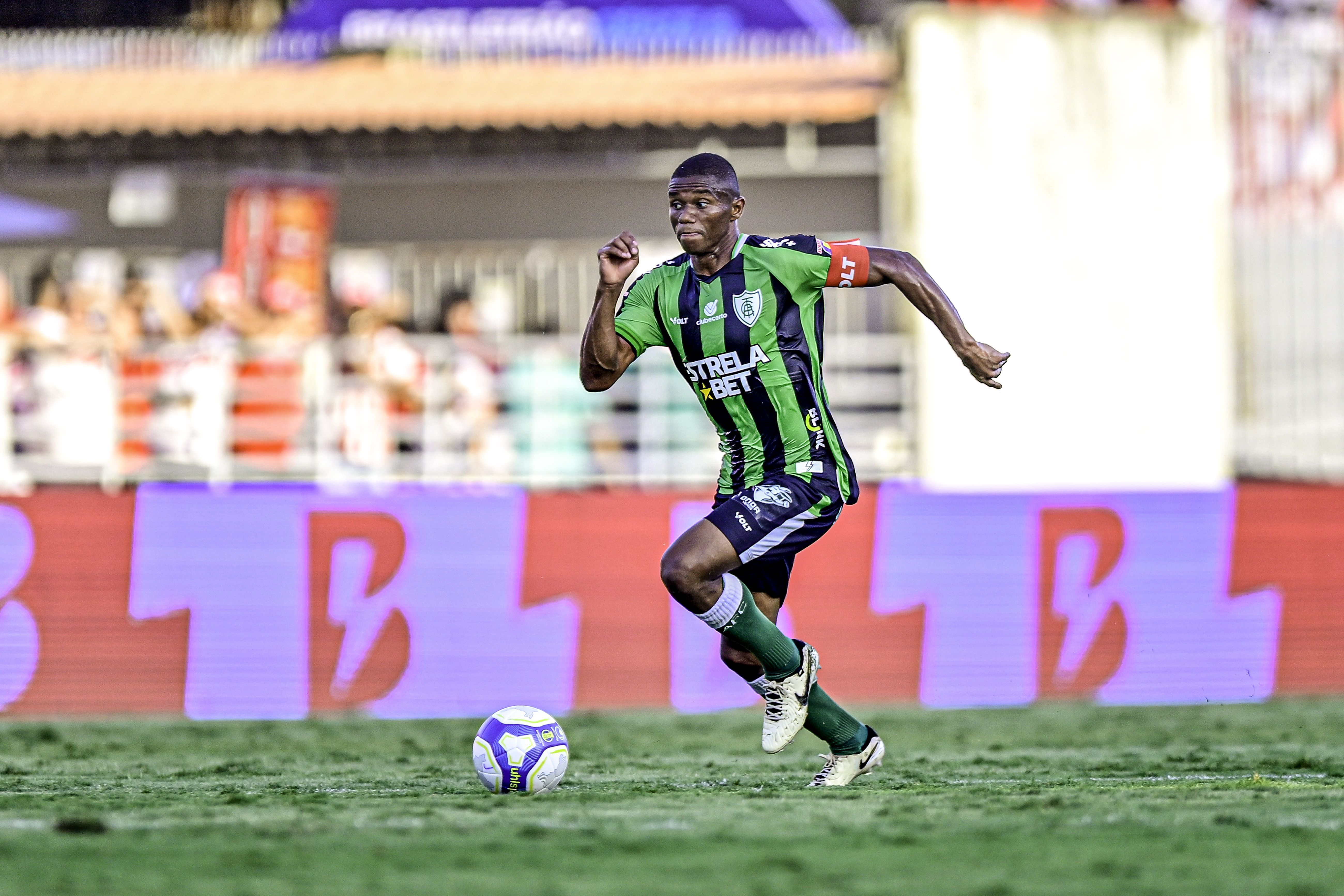 'Depende da gente': jogadores do América reagem à derrota para o CRB na Série B