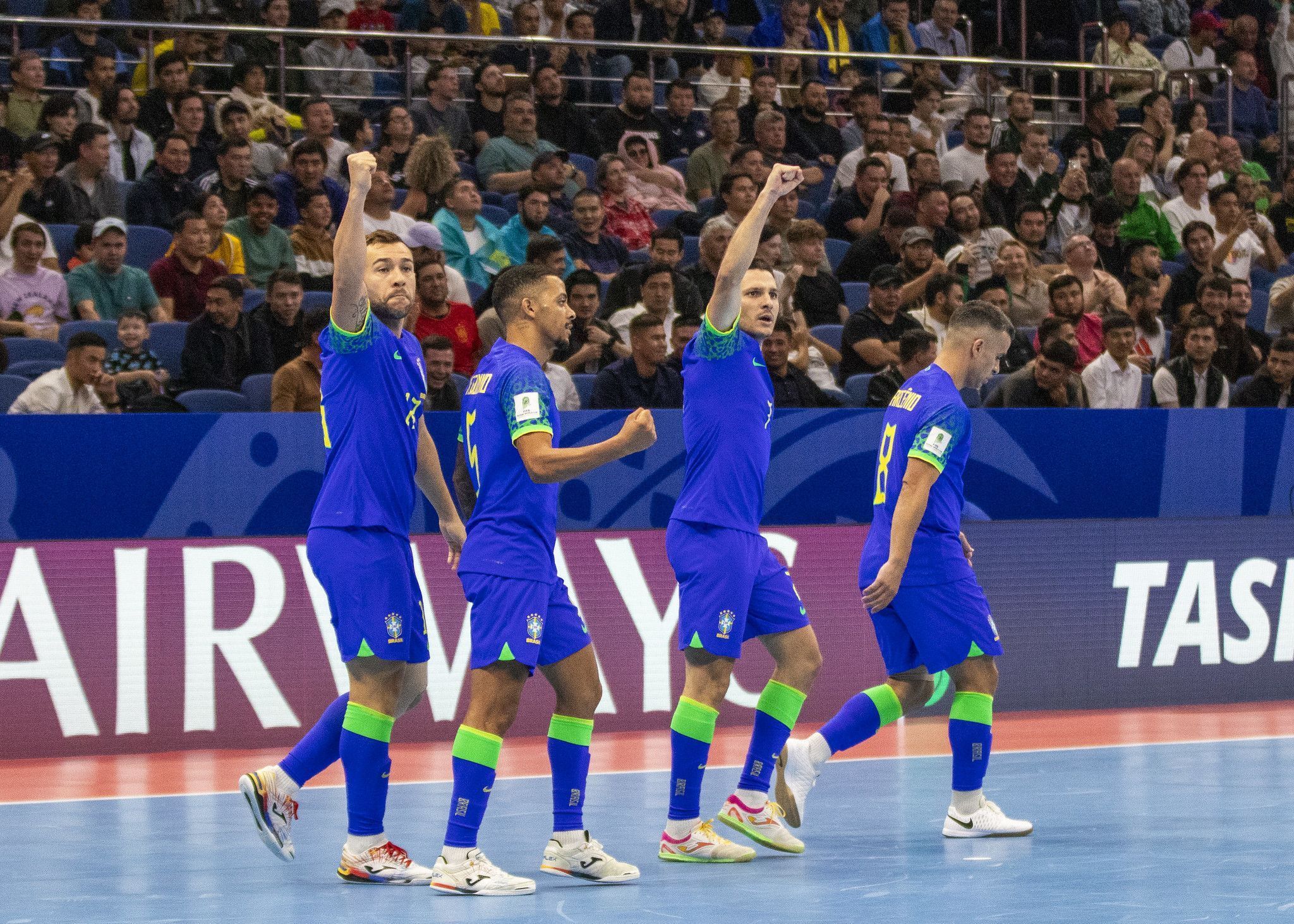 Brasil elimina a Ucrânia e volta à final da Copa do Mundo de Futsal após 12 anos