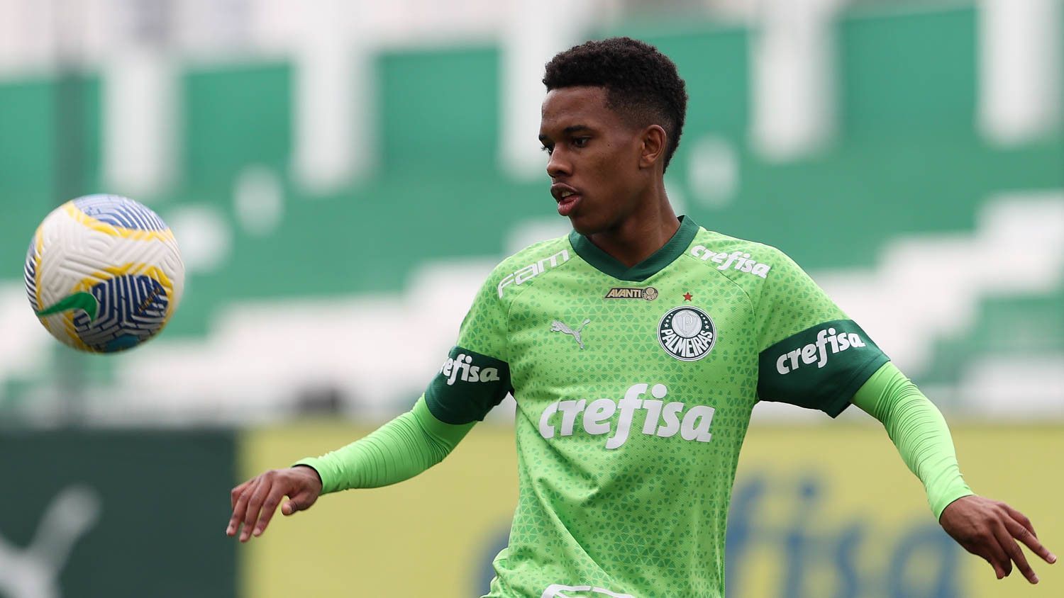 Escalação do Palmeiras: Estêvão deve retornar contra o Bragantino