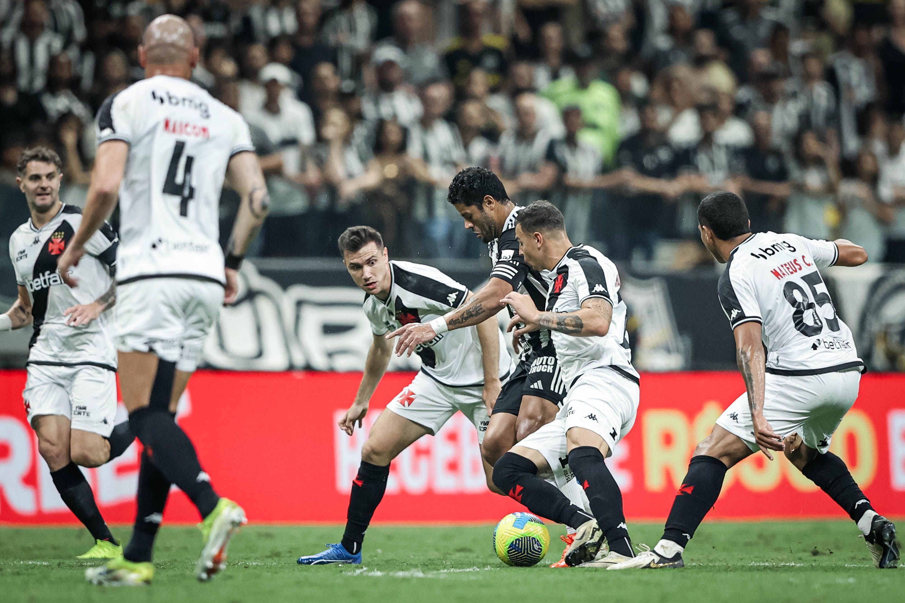 Vasco x Atlético: CBF define árbitro para a semifinal da Copa do Brasil