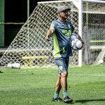 Escalação do América: meia argentino é relacionado e pode ser titular contra o Coritiba