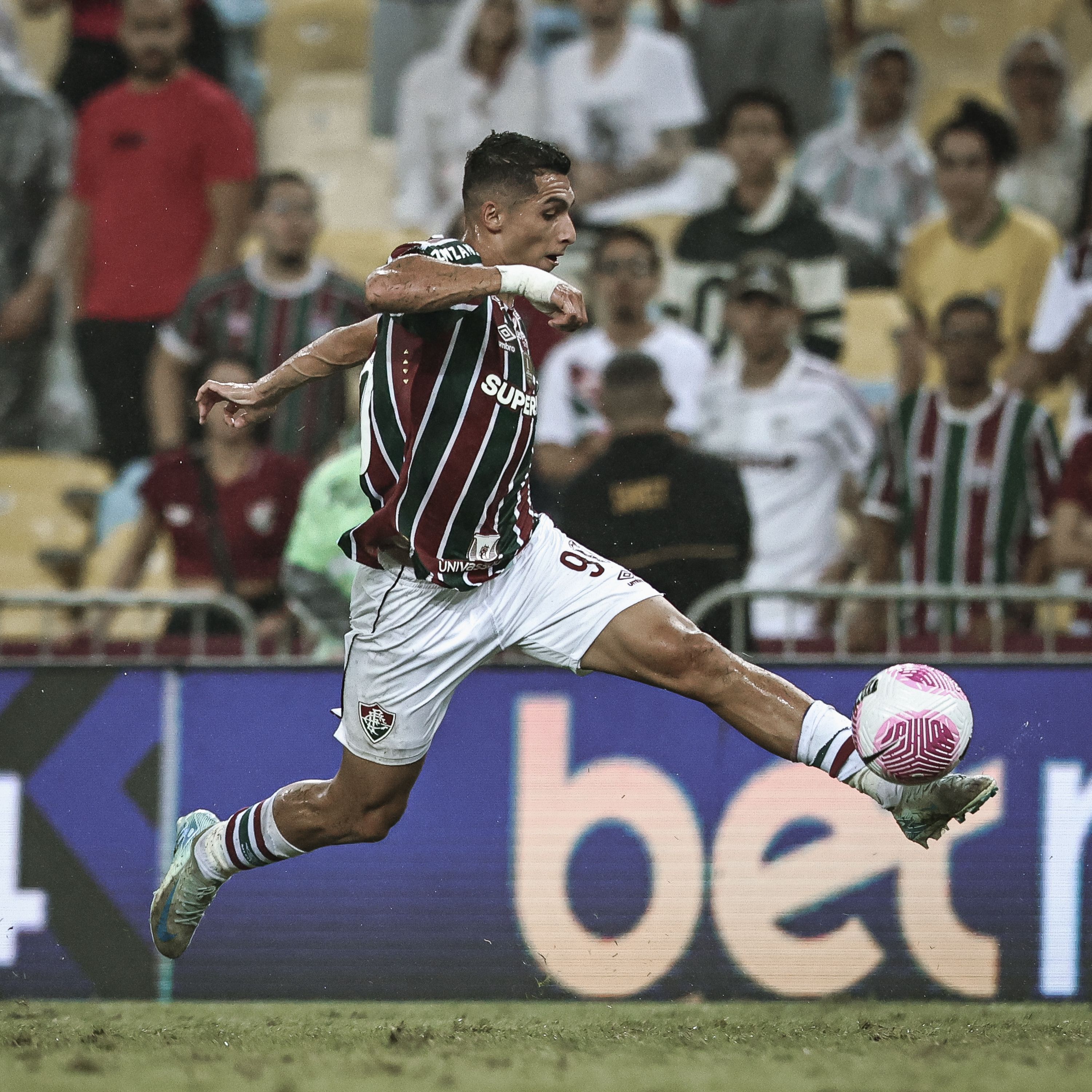 Fluminense: Serna tem lesão constatada e deve ficar fora do clássico contra o Flamengo