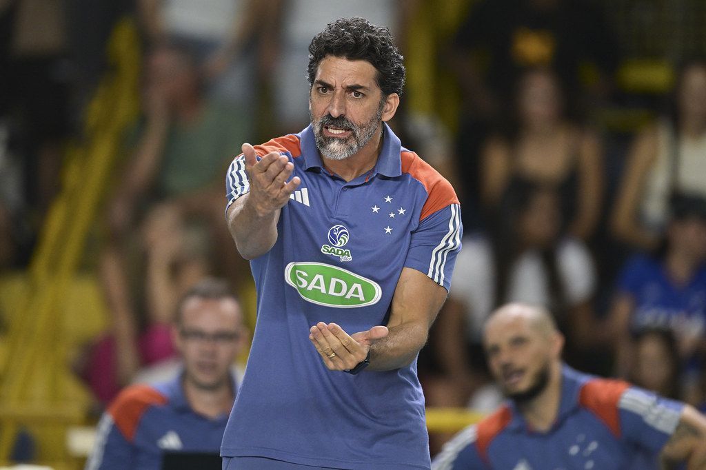Técnico do Sada Cruzeiro vê time em evolução para semifinal do Mineiro de Vôlei