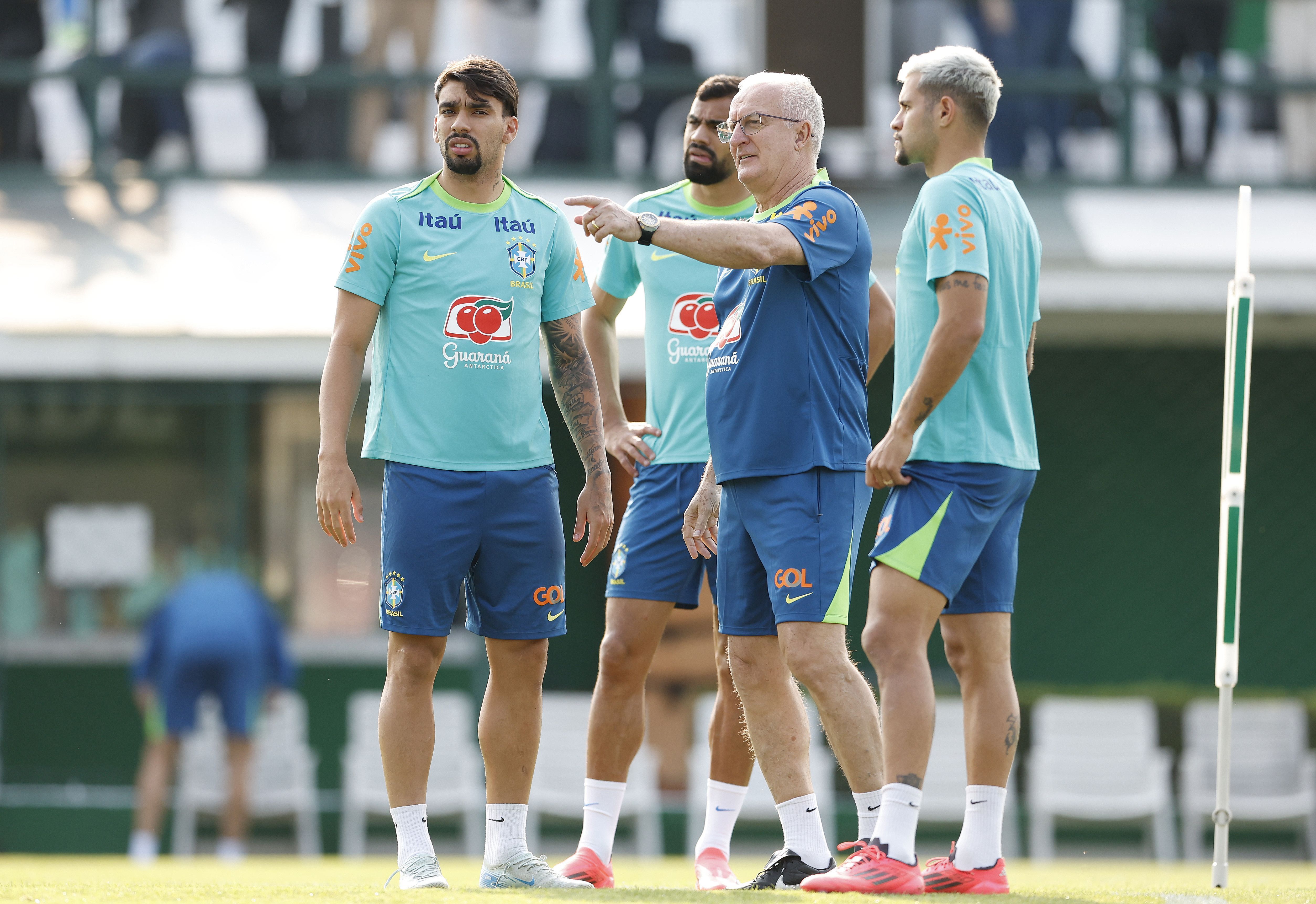 Dorival só conseguiu repetir o time na Seleção uma vez; veja as mudanças