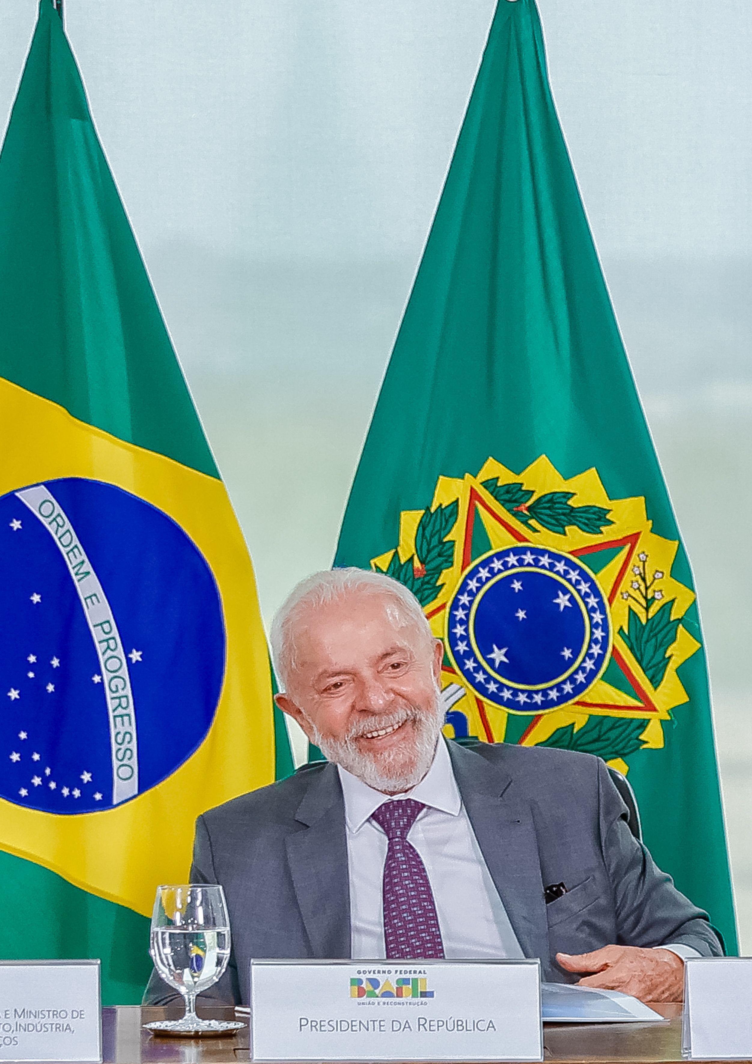 Lula volta ao X após desbloqueio: 'Aqui é Brasil'