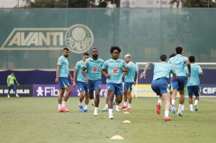 Endrick e outro jogadores da Seleção Brasileira treinaram no CT do Palmeiras