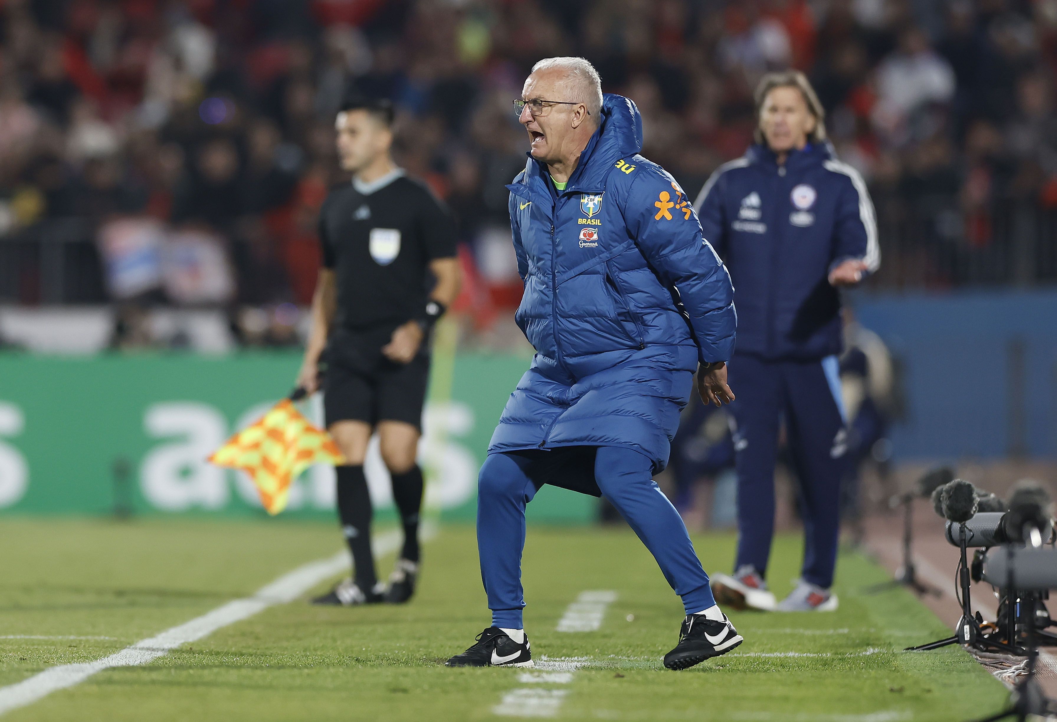 Dorival elogia maturidade da Seleção e reclama de 'pressa' por resultados