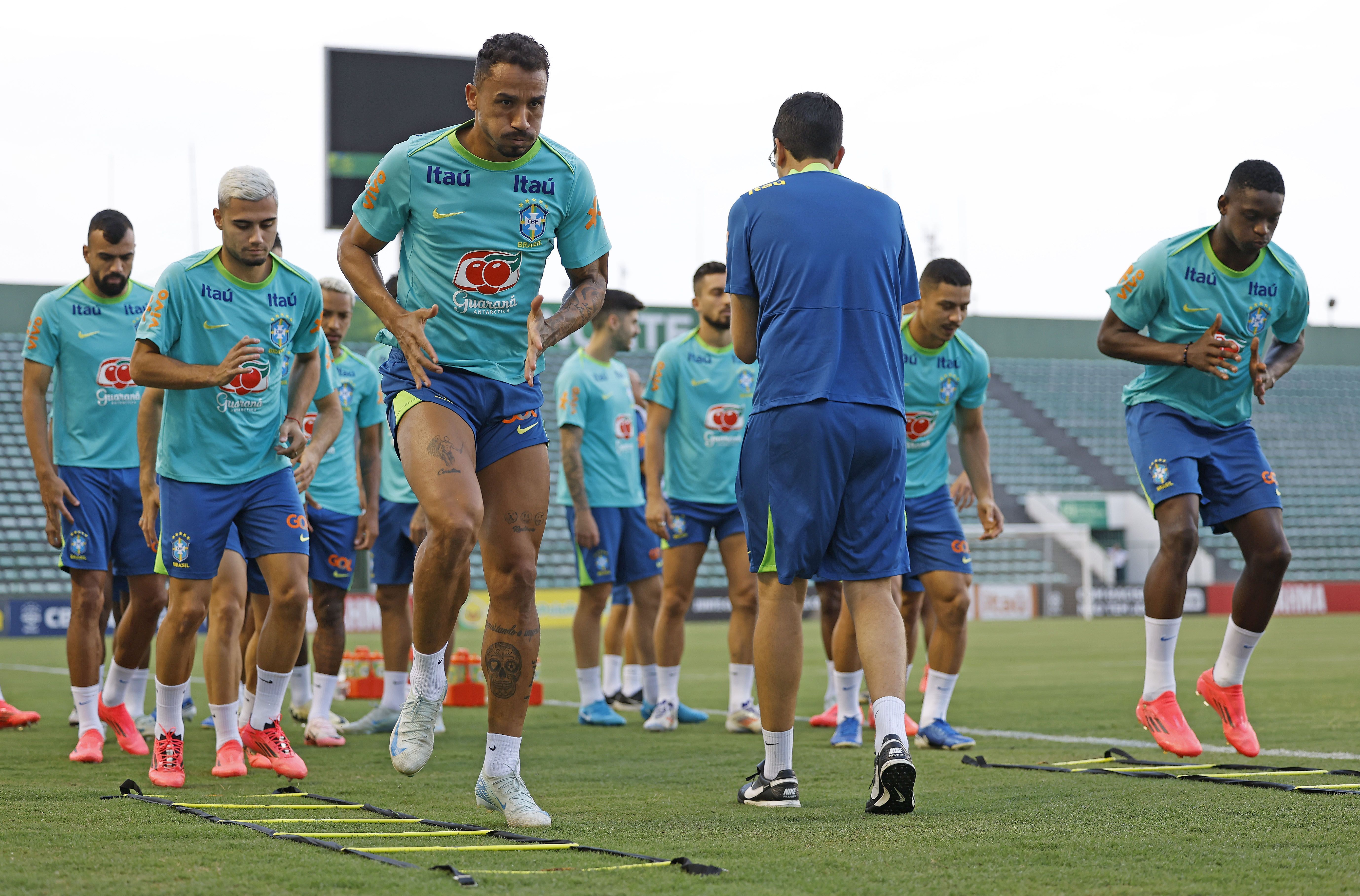 Escalação da Seleção: Dorival deve sacar 'medalhão' para enfrentar o Peru
